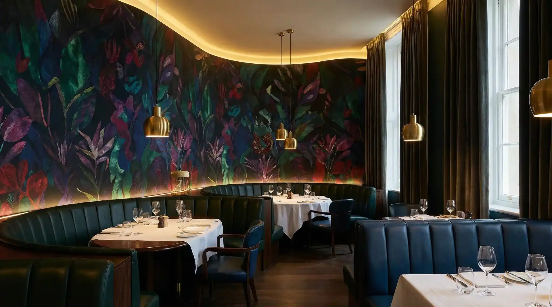 Feature Wall — Pearl Street Retail - commercial wallcovering installation